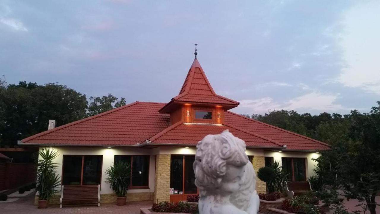 Bornemisza Kuria Wellness Resort Tiszabecs Luaran gambar