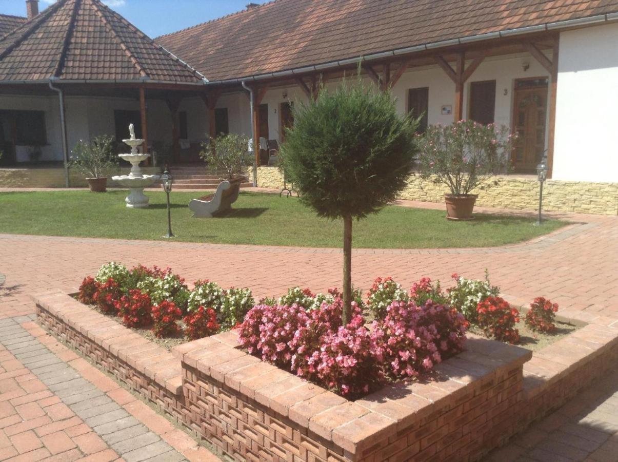 Bornemisza Kuria Wellness Resort Tiszabecs Luaran gambar