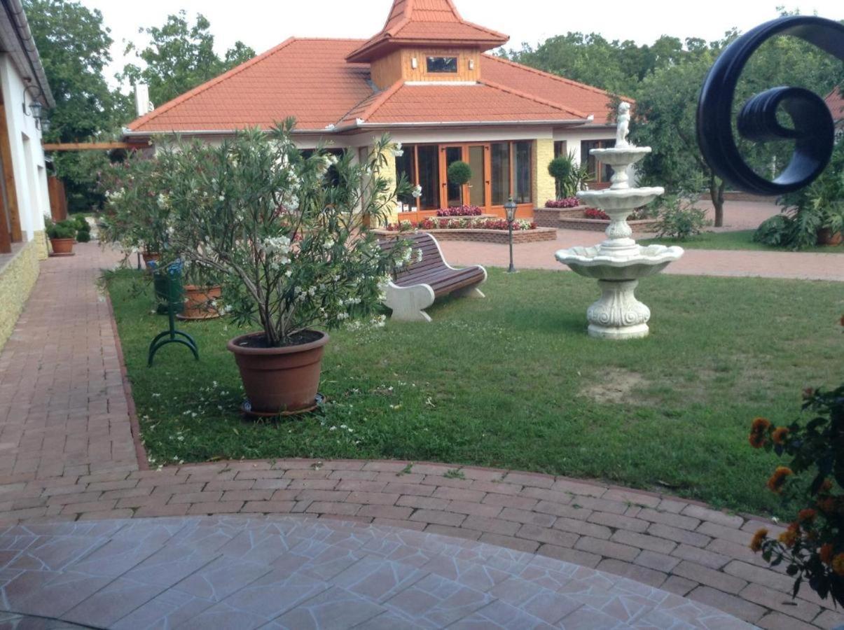 Bornemisza Kuria Wellness Resort Tiszabecs Luaran gambar